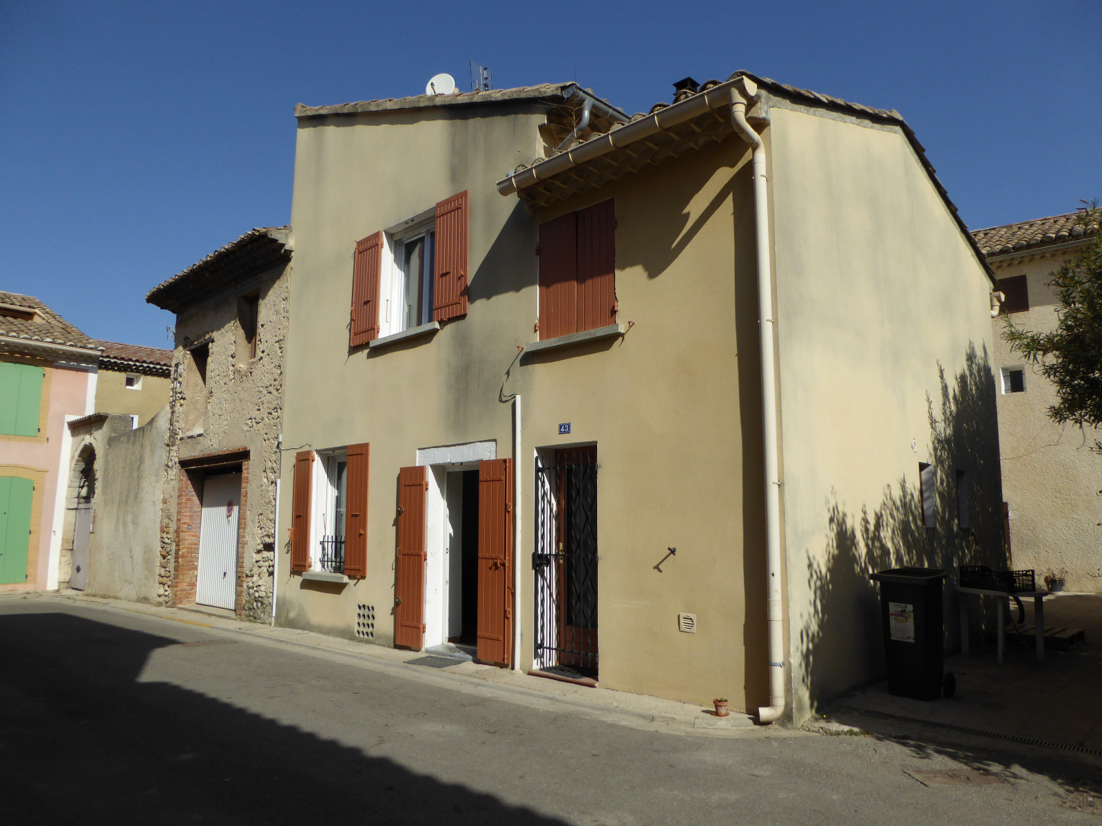 Image_, Maison de village, Violès, ref :689
